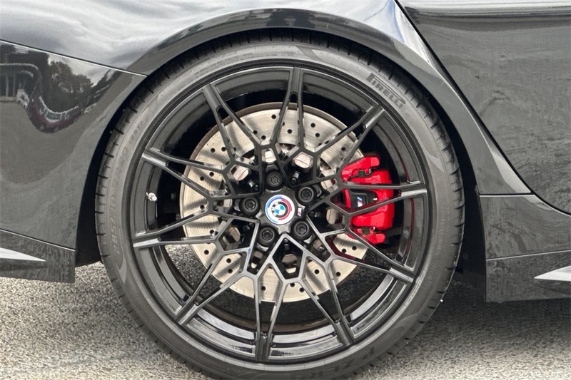 BMW M3 Vehicle Full-screen Gallery Image 26