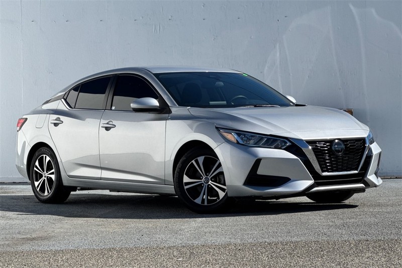 Nissan Sentra Vehicle Full-screen Gallery Image 02