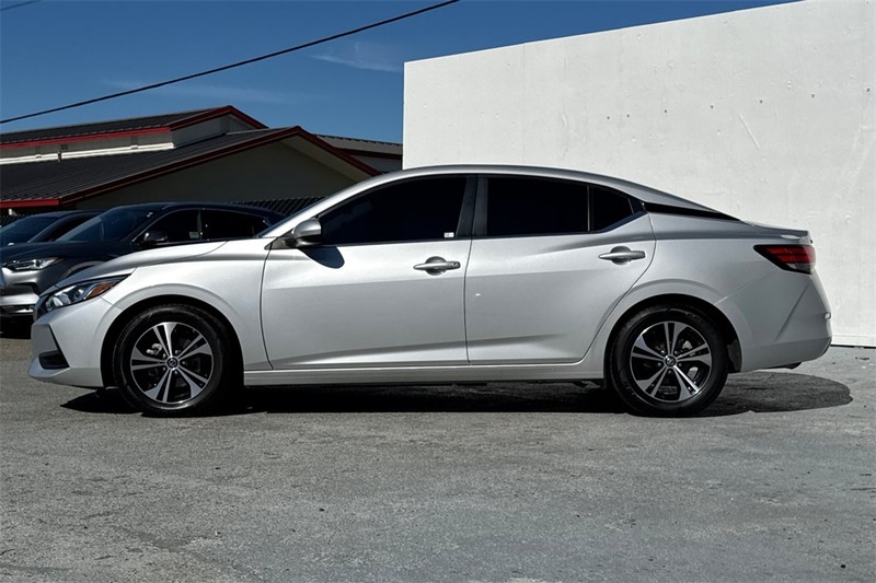 Nissan Sentra Vehicle Full-screen Gallery Image 07