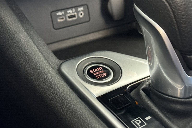 Nissan Sentra Vehicle Full-screen Gallery Image 21