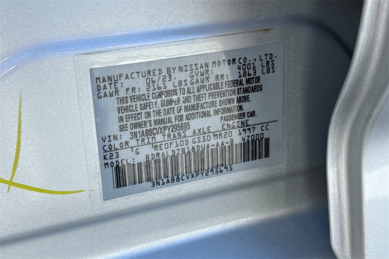 Nissan Sentra Vehicle Full-screen Gallery Image 27