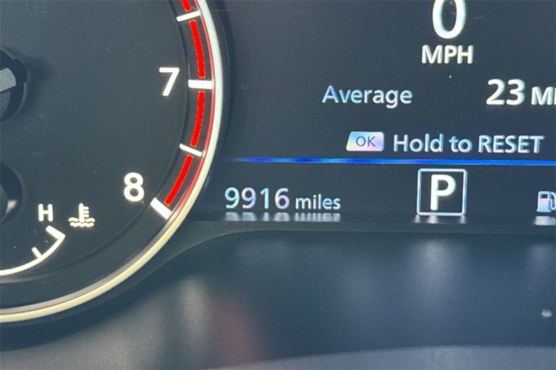 Nissan Altima Vehicle Full-screen Gallery Image 26