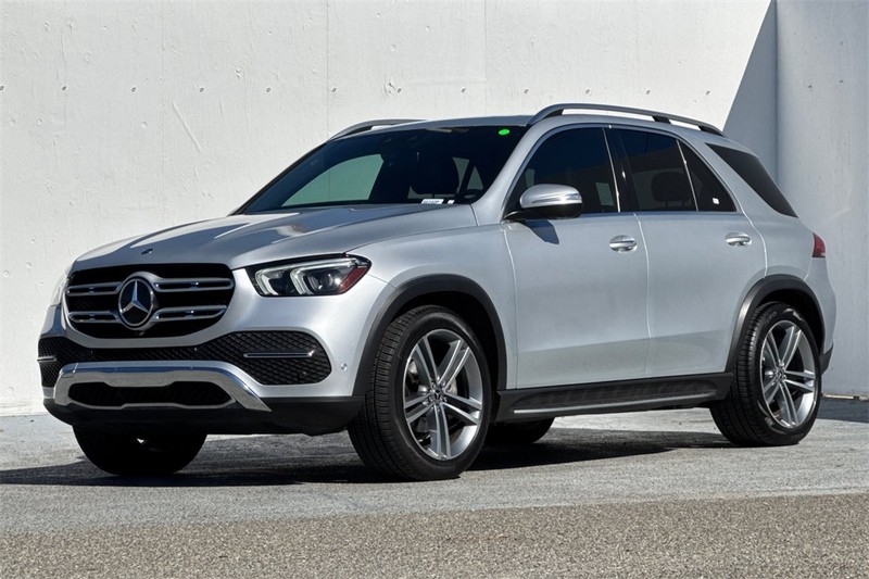 Mercedes-Benz GLE Vehicle Full-screen Gallery Image 07