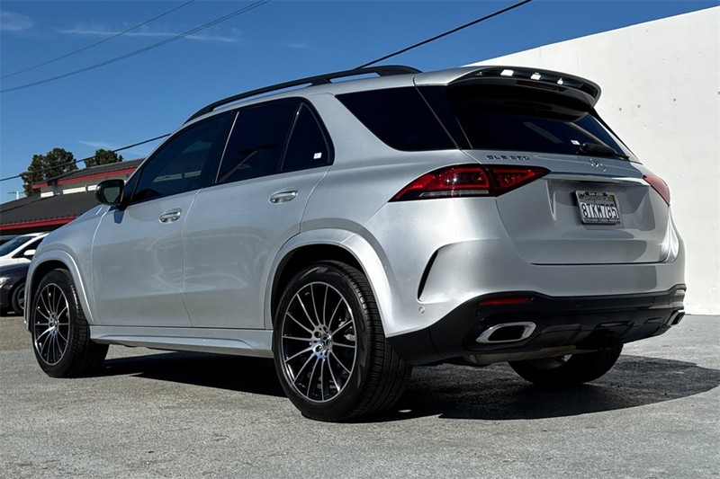 Mercedes-Benz GLE Vehicle Full-screen Gallery Image 06