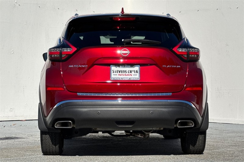 Nissan Murano Vehicle Full-screen Gallery Image 05