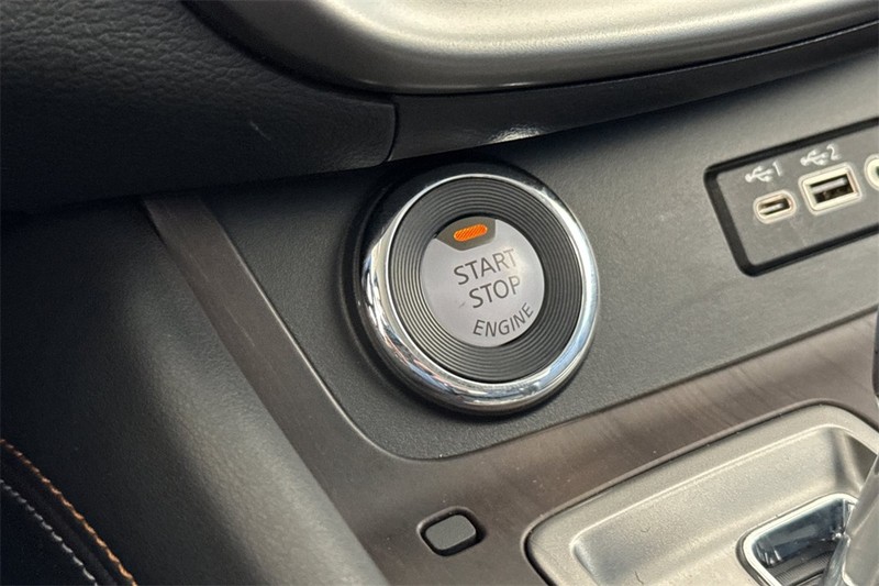 Nissan Murano Vehicle Full-screen Gallery Image 22