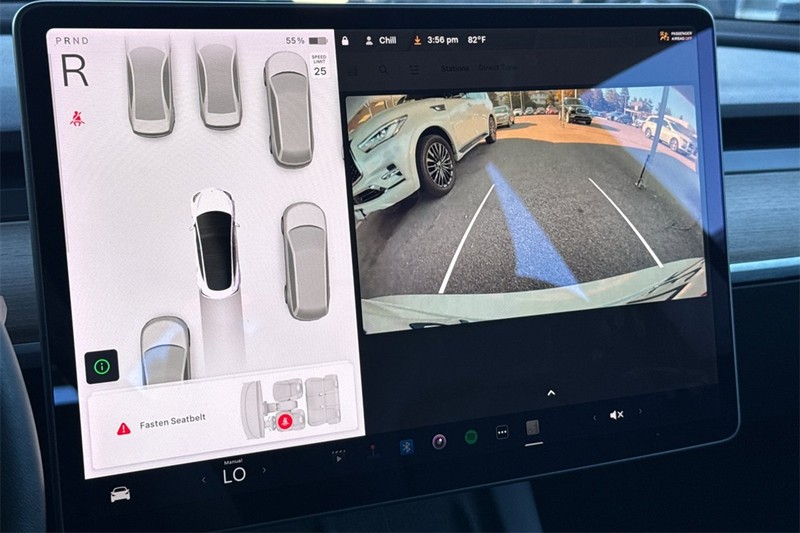 Tesla Model 3 Vehicle Full-screen Gallery Image 19