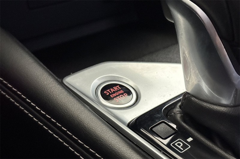 Nissan Altima Vehicle Full-screen Gallery Image 22