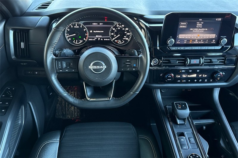 Nissan Pathfinder Vehicle Full-screen Gallery Image 14