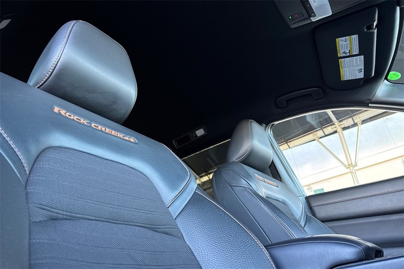 Nissan Pathfinder Vehicle Full-screen Gallery Image 16