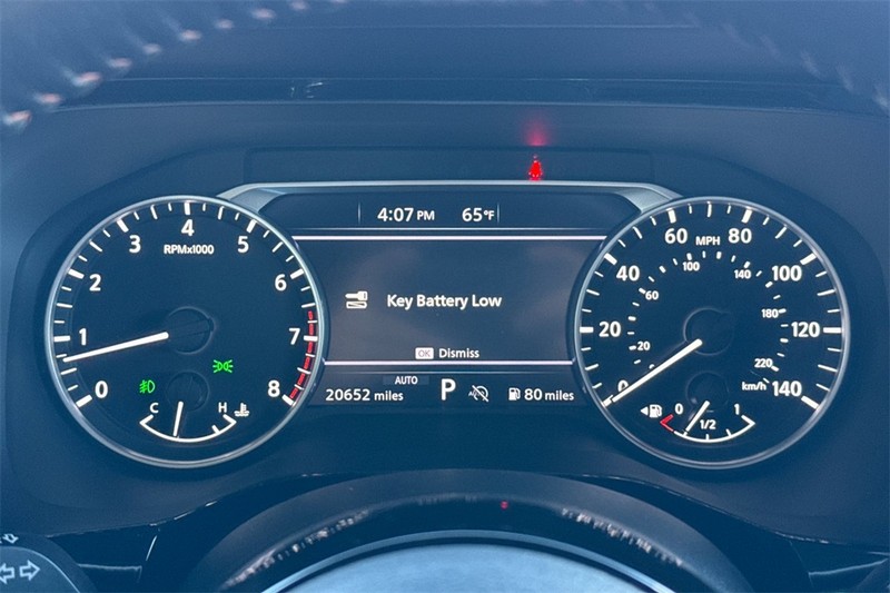 Nissan Pathfinder Vehicle Full-screen Gallery Image 23