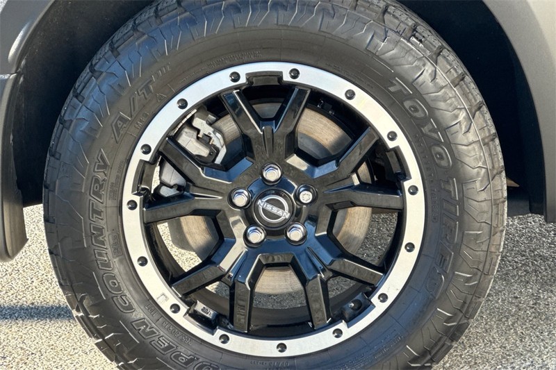 Nissan Pathfinder Vehicle Full-screen Gallery Image 25