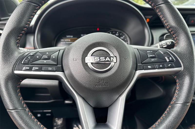 Nissan Kicks Vehicle Full-screen Gallery Image 22