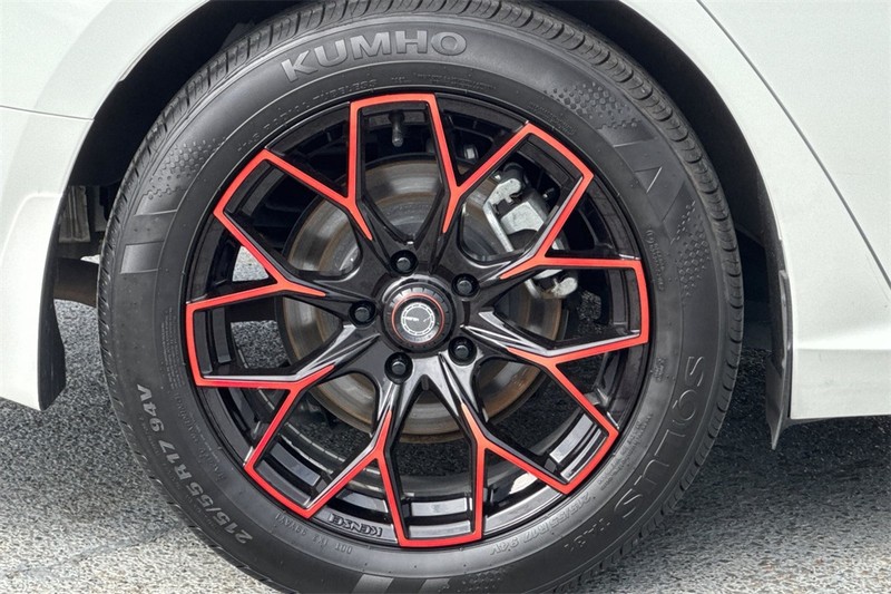 Nissan Altima Vehicle Full-screen Gallery Image 25