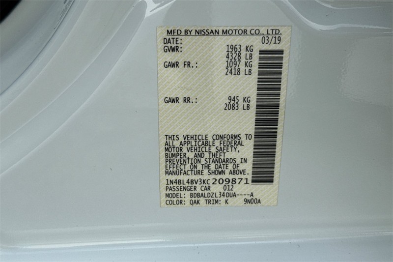 Nissan Altima Vehicle Full-screen Gallery Image 27