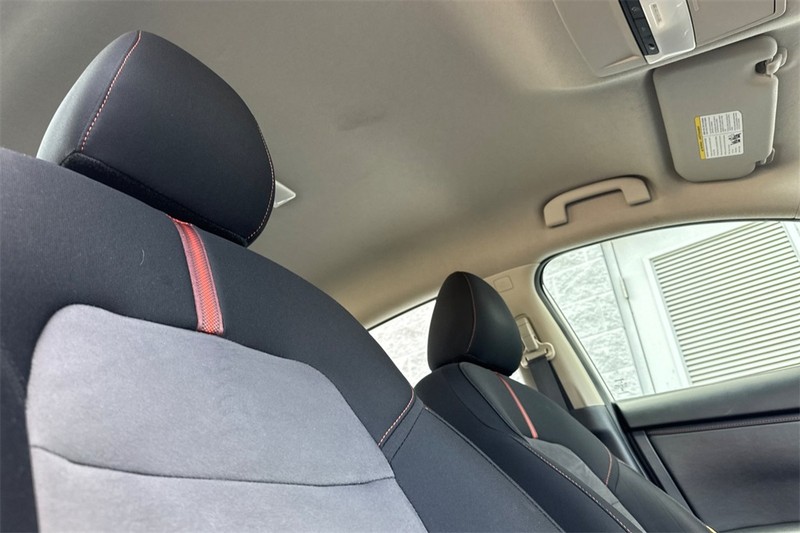 Nissan Sentra Vehicle Full-screen Gallery Image 16