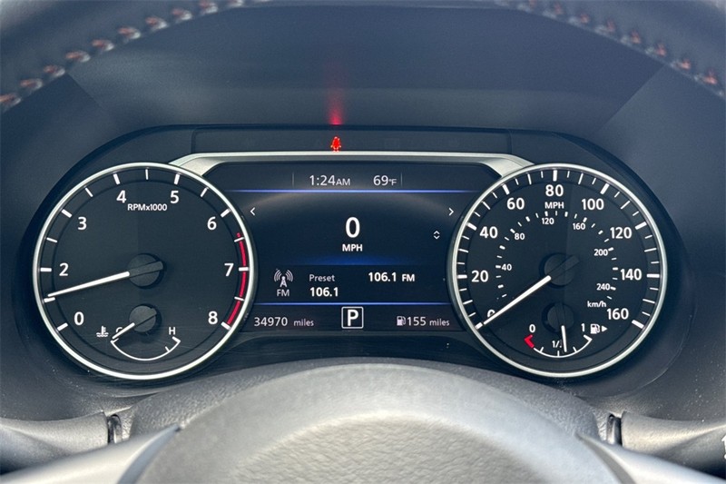 Nissan Sentra Vehicle Full-screen Gallery Image 23