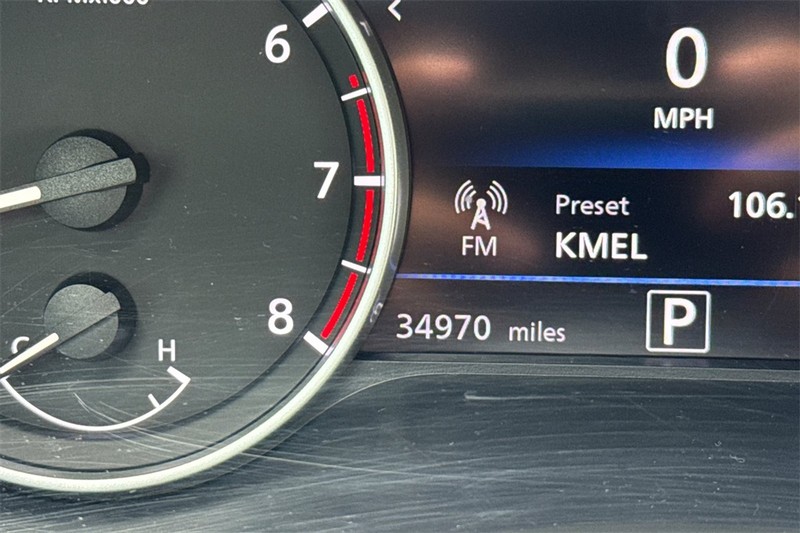 Nissan Sentra Vehicle Full-screen Gallery Image 24