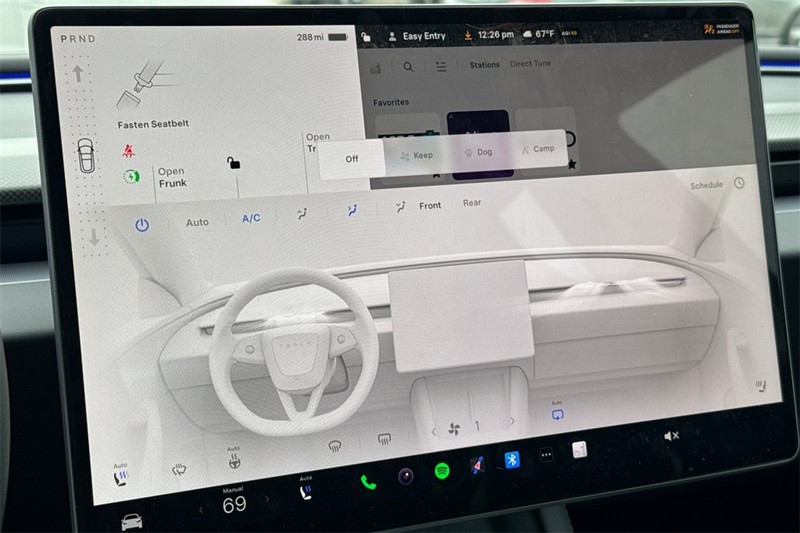 Tesla Model 3 Vehicle Full-screen Gallery Image 20