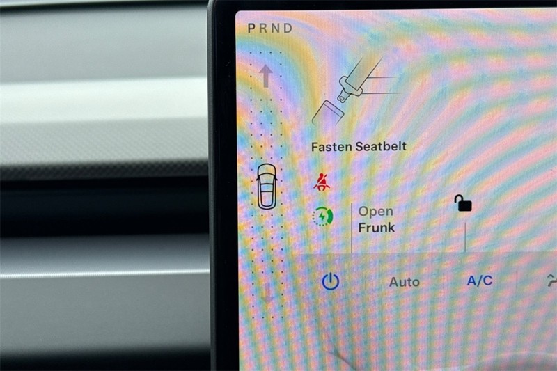 Tesla Model 3 Vehicle Full-screen Gallery Image 21