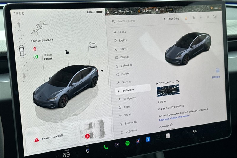 Tesla Model 3 Vehicle Full-screen Gallery Image 27