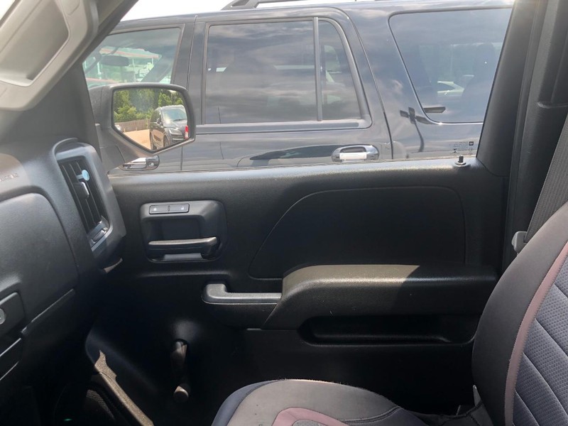 Chevrolet Silverado 1500 Vehicle Full-screen Gallery Image 9