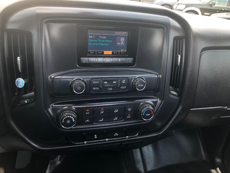 Chevrolet Silverado 1500 Vehicle Full-screen Gallery Image 10