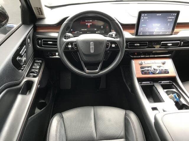 Lincoln Aviator Vehicle Full-screen Gallery Image 6