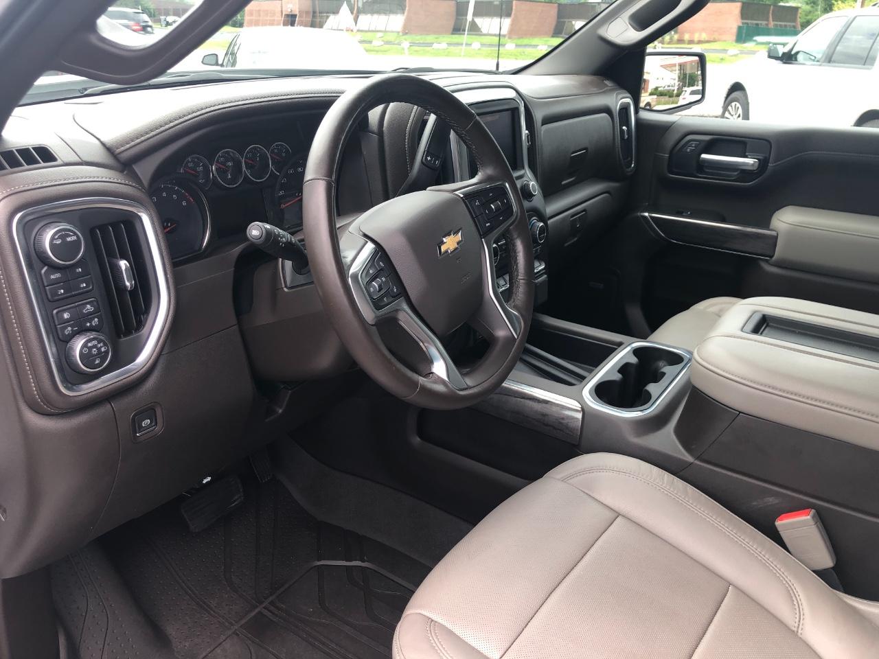 Chevrolet Silverado 1500 Vehicle Full-screen Gallery Image 6