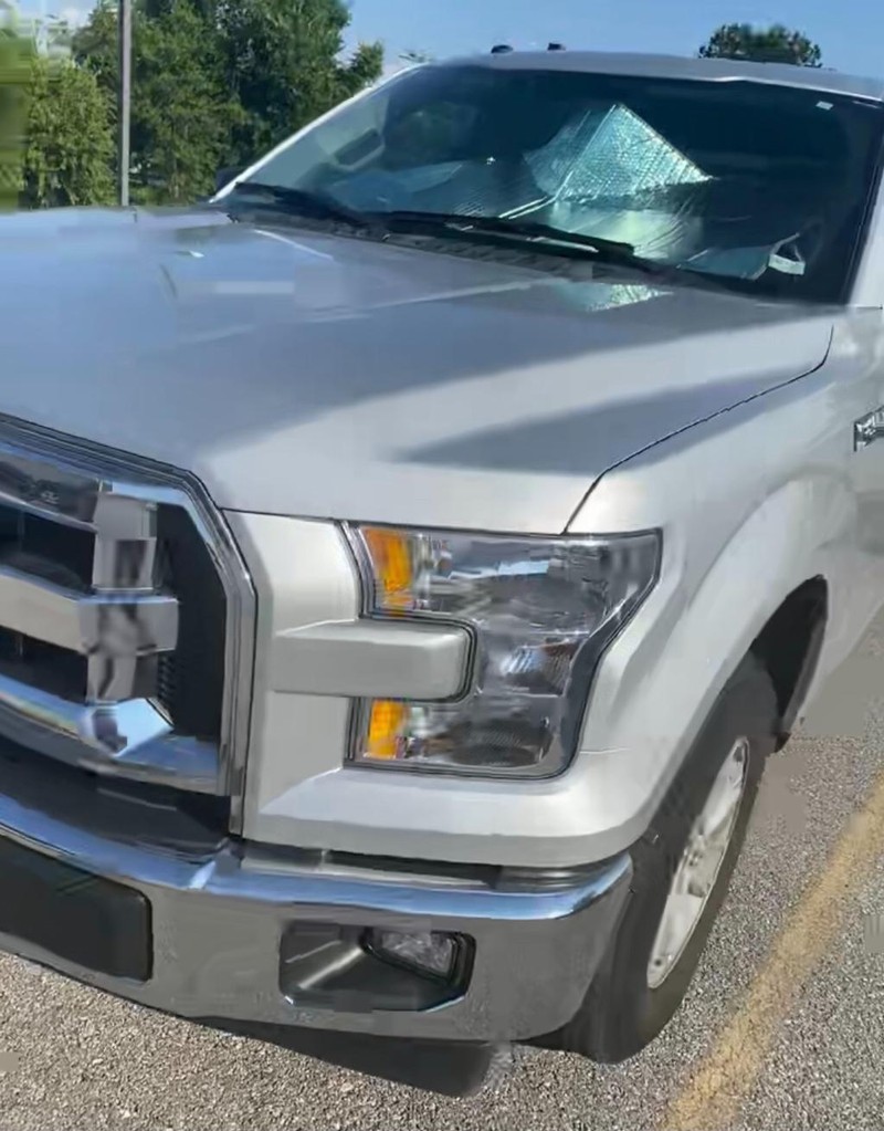 Ford F-150 Vehicle Full-screen Gallery Image 4