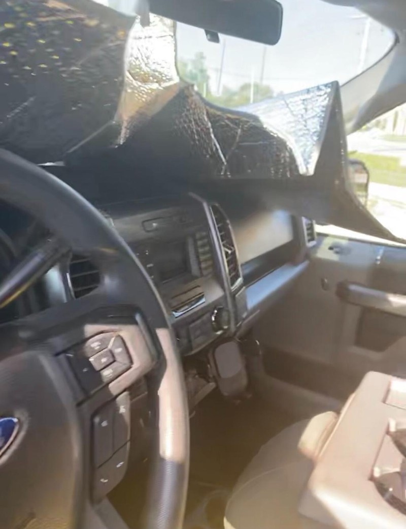 Ford F-150 Vehicle Full-screen Gallery Image 6