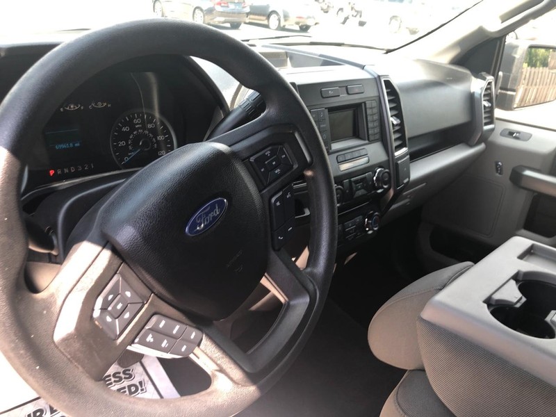 Ford F-150 Vehicle Full-screen Gallery Image 13