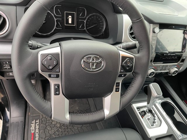 Toyota Tundra 4WD Vehicle Full-screen Gallery Image 15