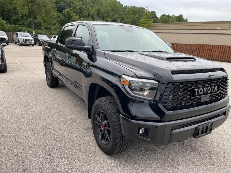 Toyota Tundra 4WD Vehicle Full-screen Gallery Image 4