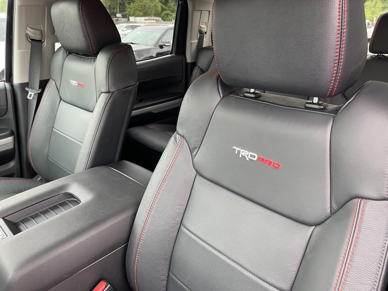 Toyota Tundra 4WD Vehicle Full-screen Gallery Image 22