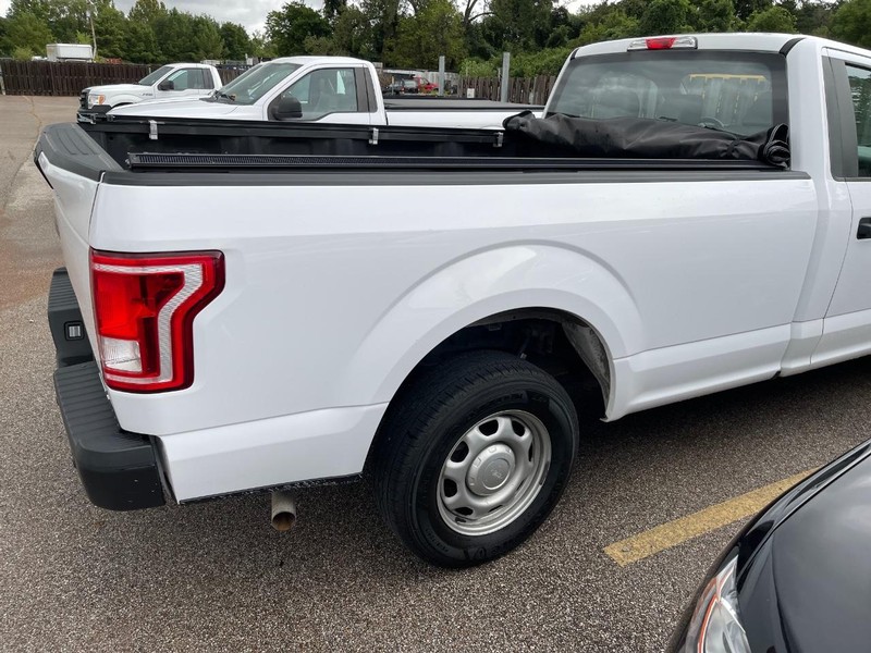 Ford F-150 Vehicle Full-screen Gallery Image 2