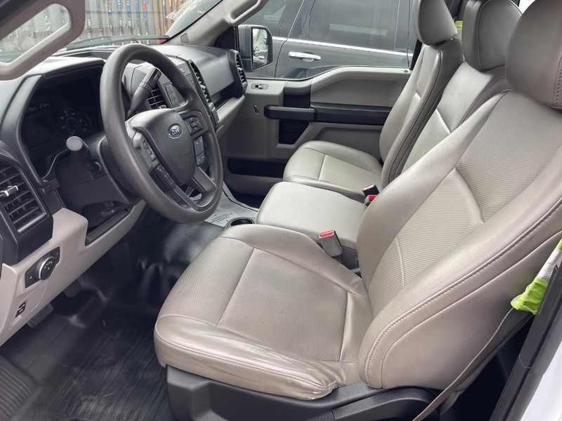 Ford F-150 Vehicle Full-screen Gallery Image 7