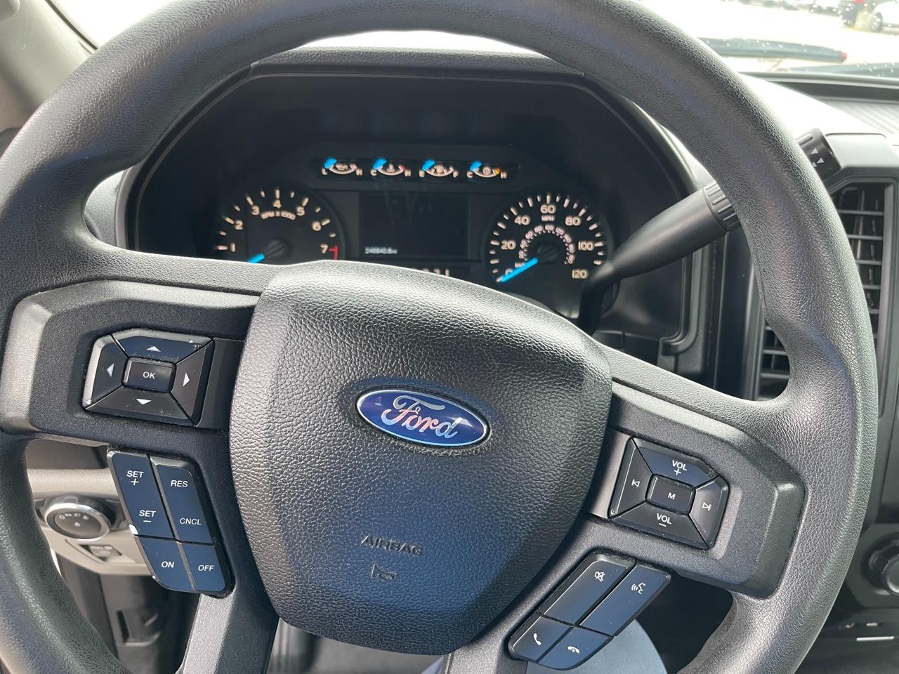 Ford F-150 Vehicle Full-screen Gallery Image 6