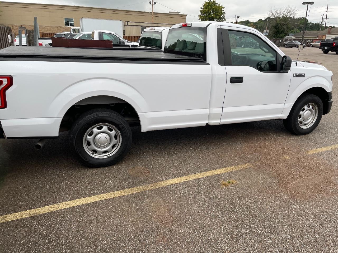 Ford F-150 Vehicle Full-screen Gallery Image 3