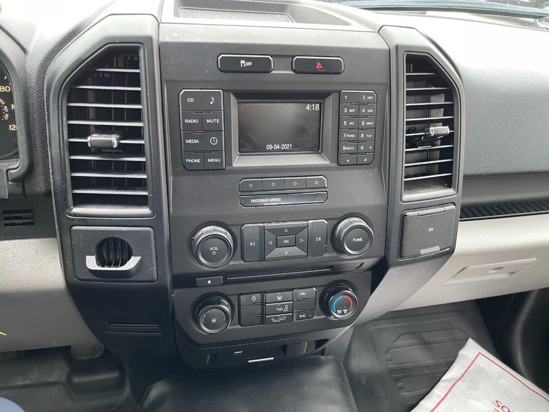 Ford F-150 Vehicle Full-screen Gallery Image 5