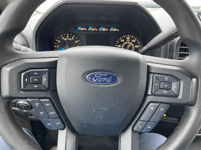 Ford F-150 Vehicle Full-screen Gallery Image 6