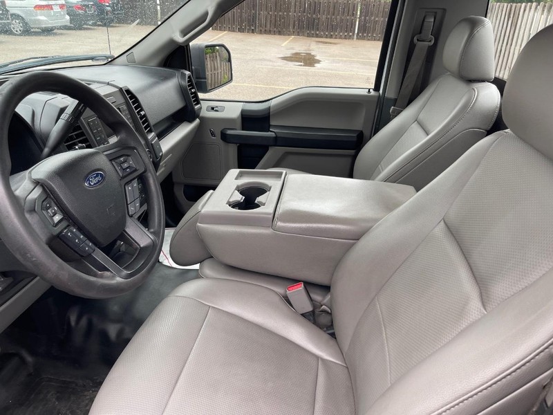 Ford F-150 Vehicle Full-screen Gallery Image 8