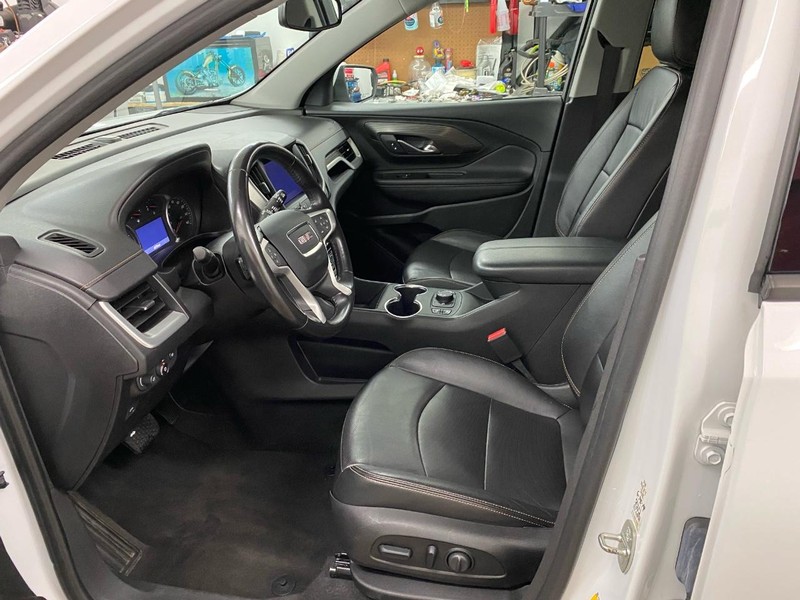 GMC Terrain Vehicle Full-screen Gallery Image 5