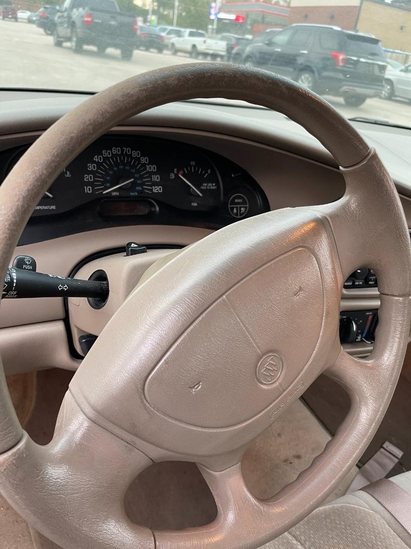 Buick Century Vehicle Full-screen Gallery Image 6