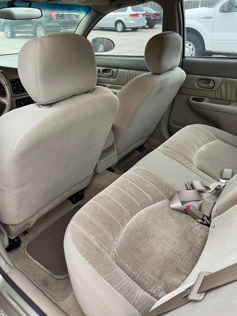 Buick Century Vehicle Full-screen Gallery Image 8