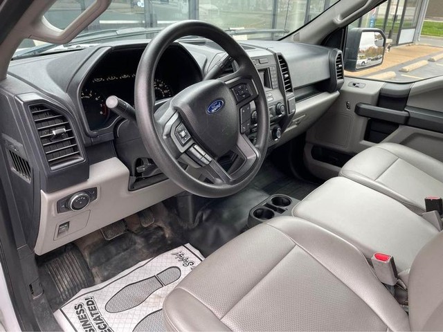 Ford F-150 Vehicle Full-screen Gallery Image 5
