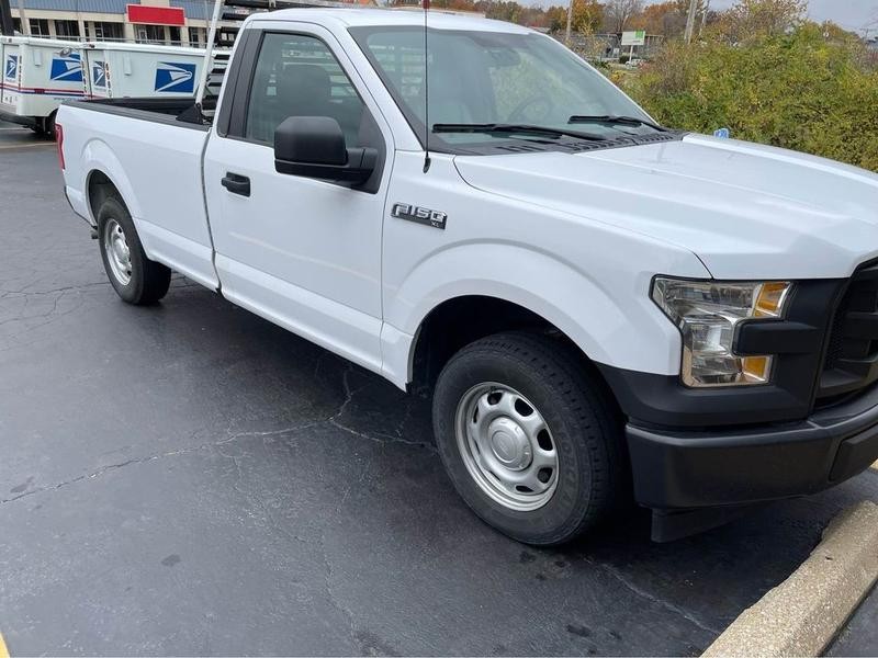 Ford F-150 Vehicle Full-screen Gallery Image 2