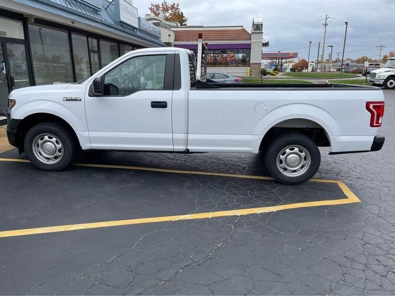 Ford F-150 Vehicle Full-screen Gallery Image 4