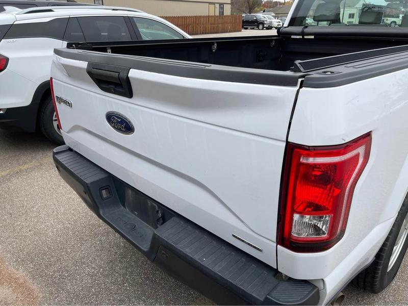 Ford F-150 Vehicle Full-screen Gallery Image 3