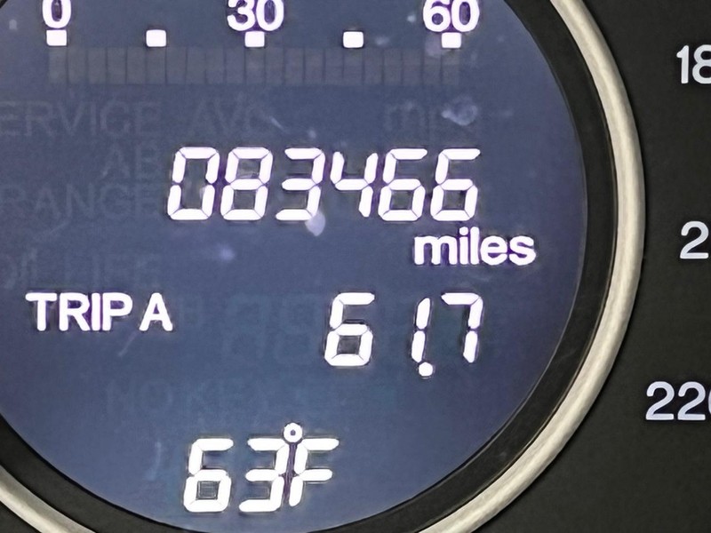 Honda CR-V Vehicle Full-screen Gallery Image 8